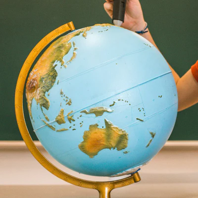 Tactile talking globe - Image 4